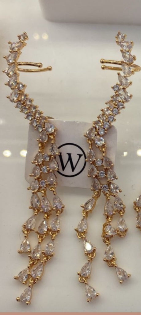 Earring with zirconia
