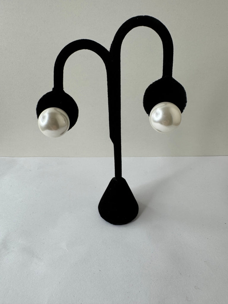 Classic Oversized Pearl Studs