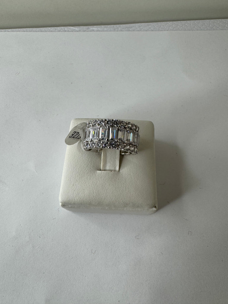Baguette Glam Band Ring
