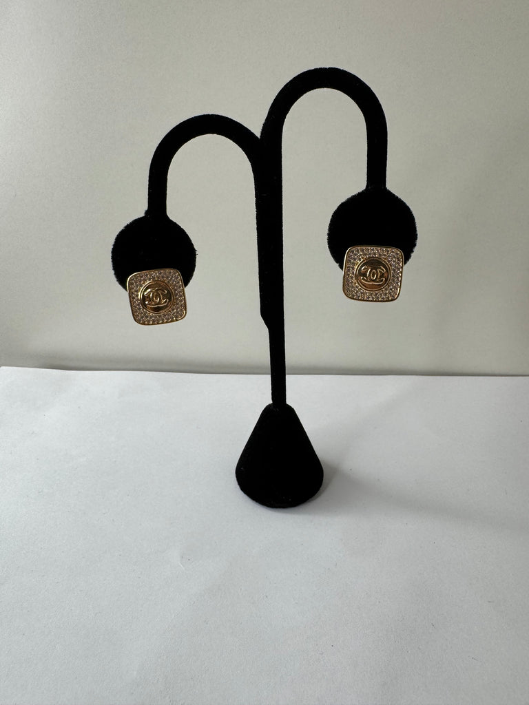 Radiant Heart Medallion Necklace