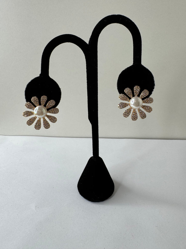 Golden Daisy Pearl Studs