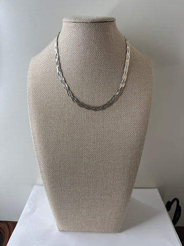 “Silver Twist Chain