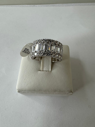 Baguette Glam Band Ring